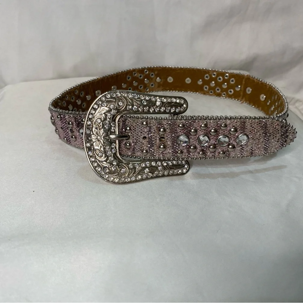 Novona conch horseshoe belt